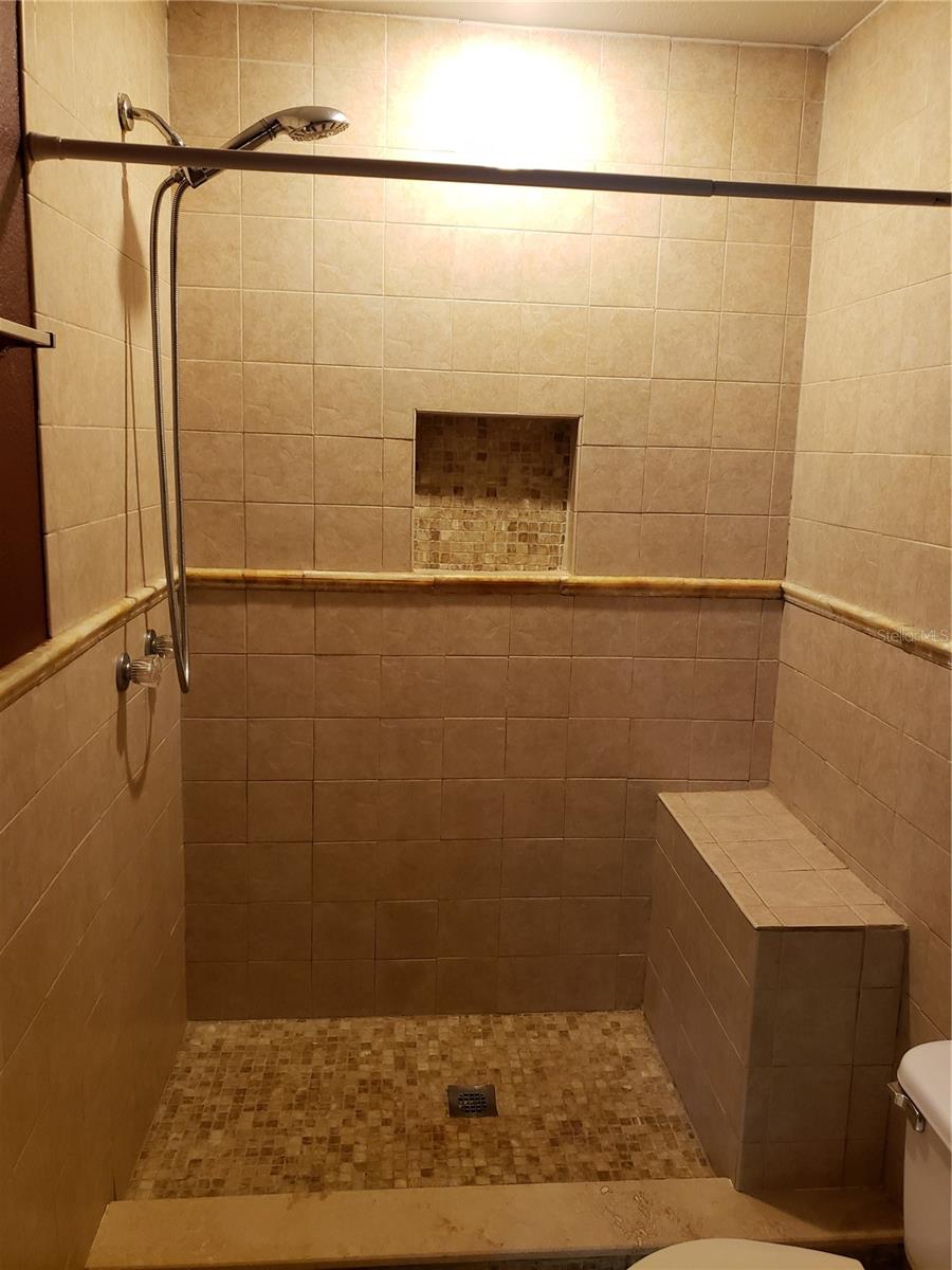 Image 14 of 30 For 5916 May Street