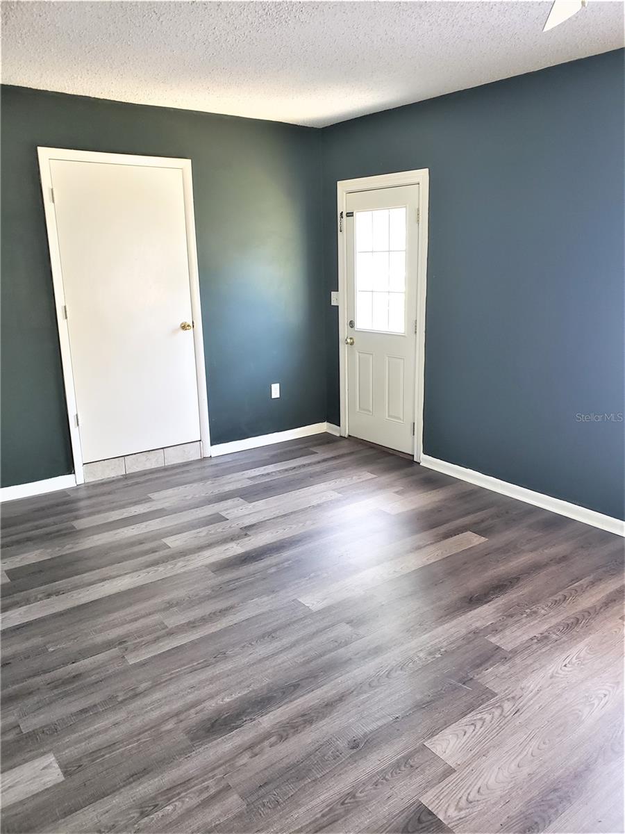 Image 9 of 30 For 5916 May Street