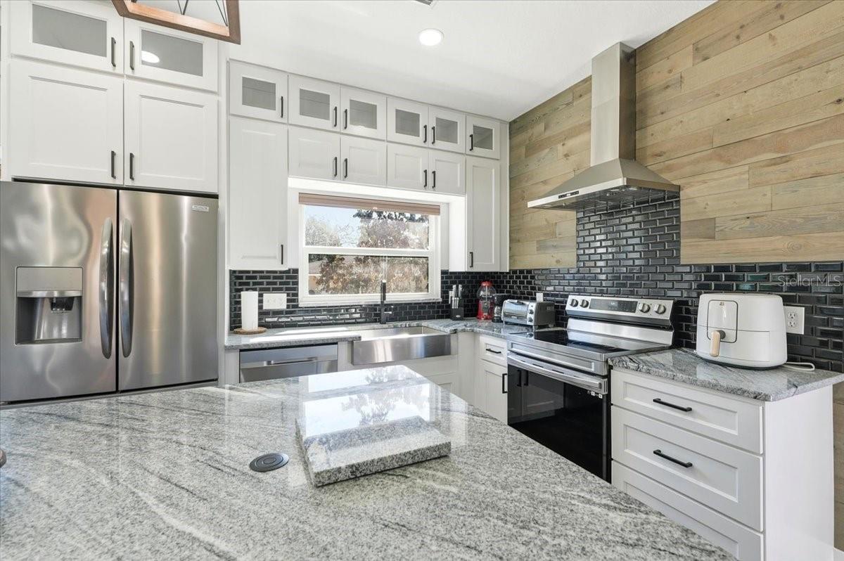 Image 17 of 64 For 5225 Glenmore Drive