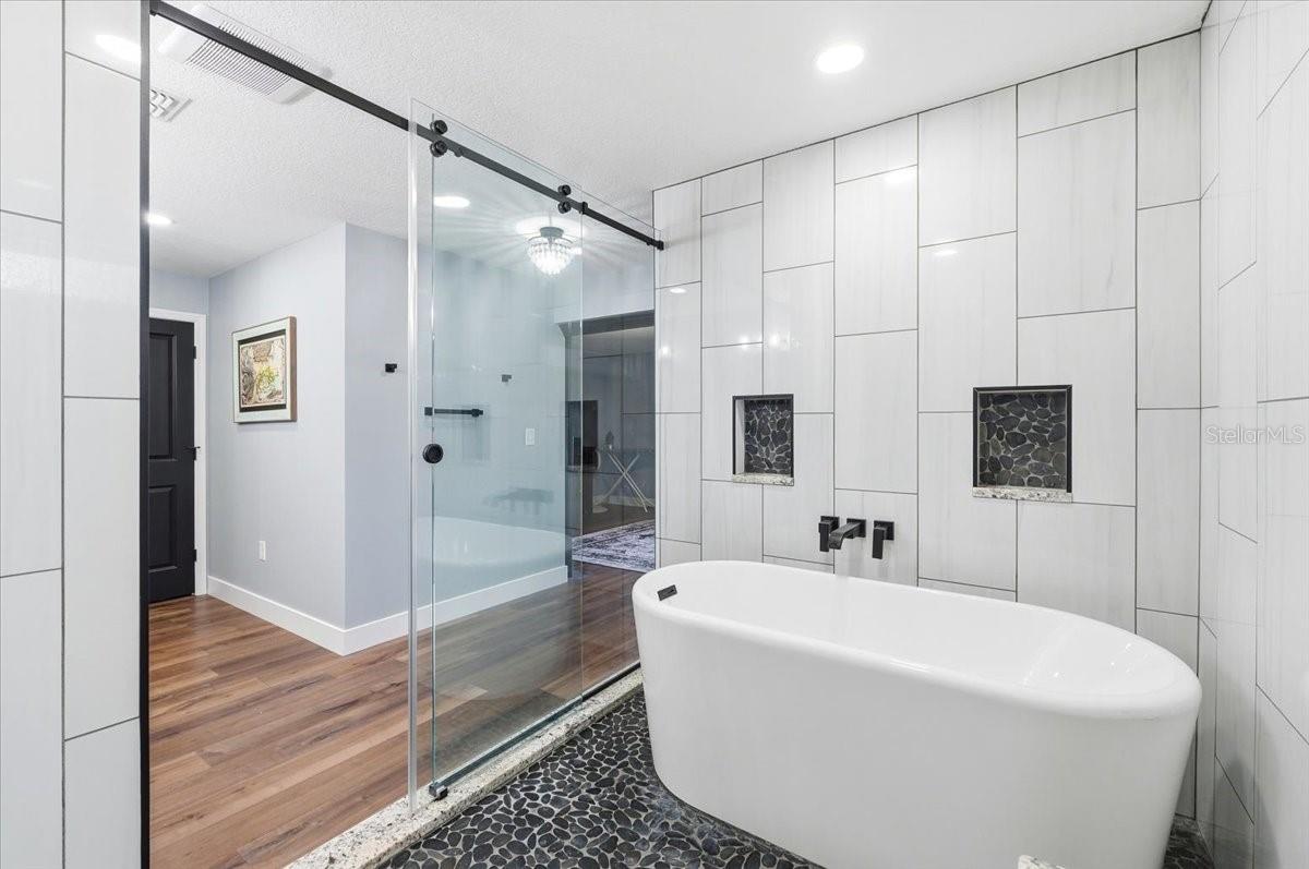 Image 26 of 64 For 5225 Glenmore Drive