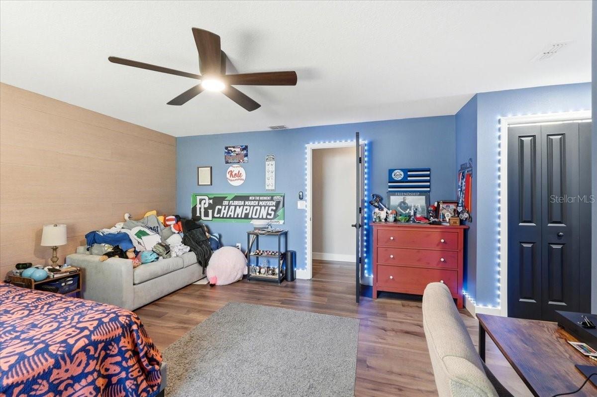 Image 32 of 64 For 5225 Glenmore Drive