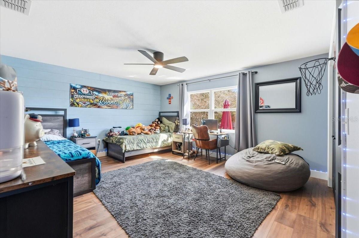 Image 34 of 64 For 5225 Glenmore Drive