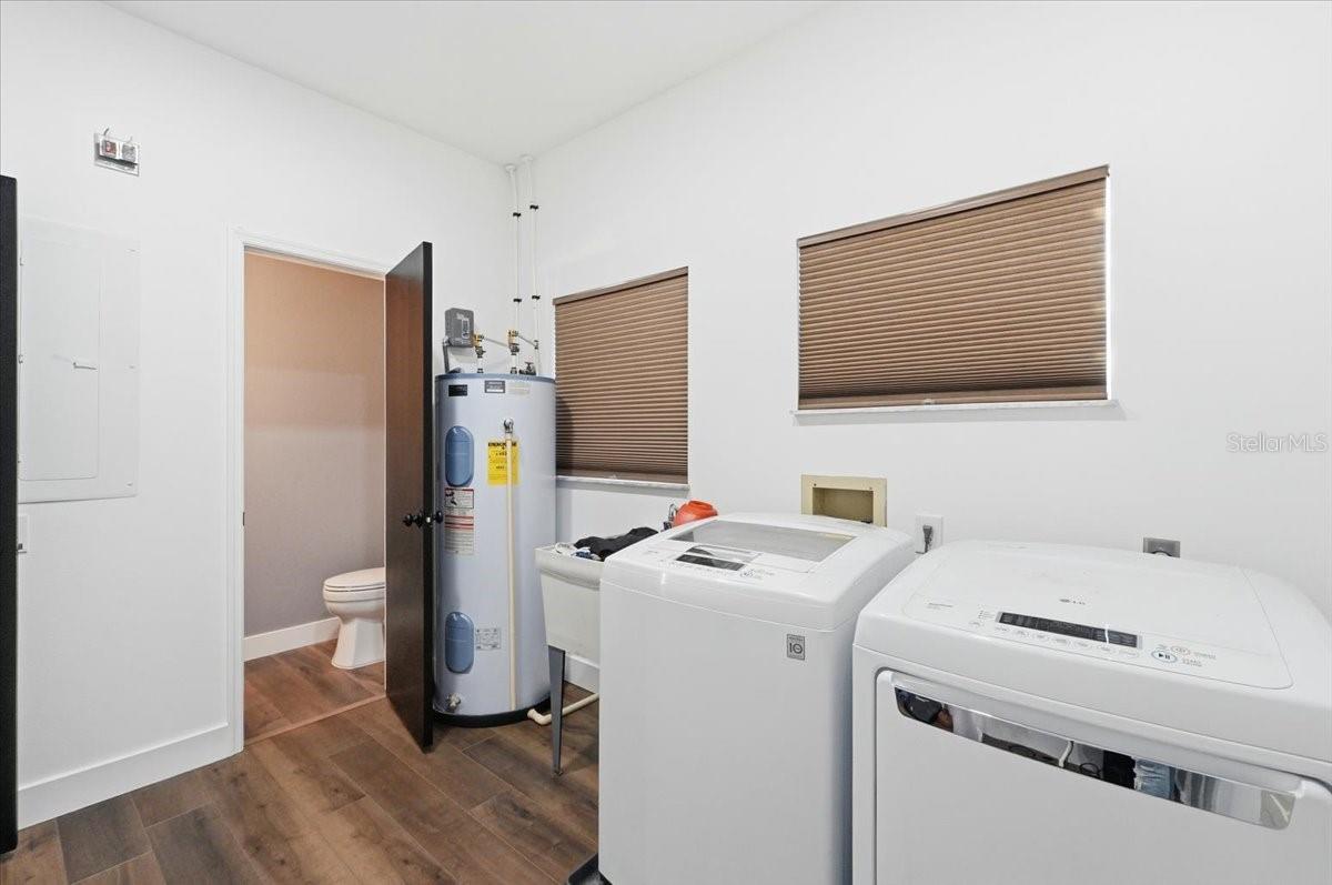 Image 41 of 64 For 5225 Glenmore Drive