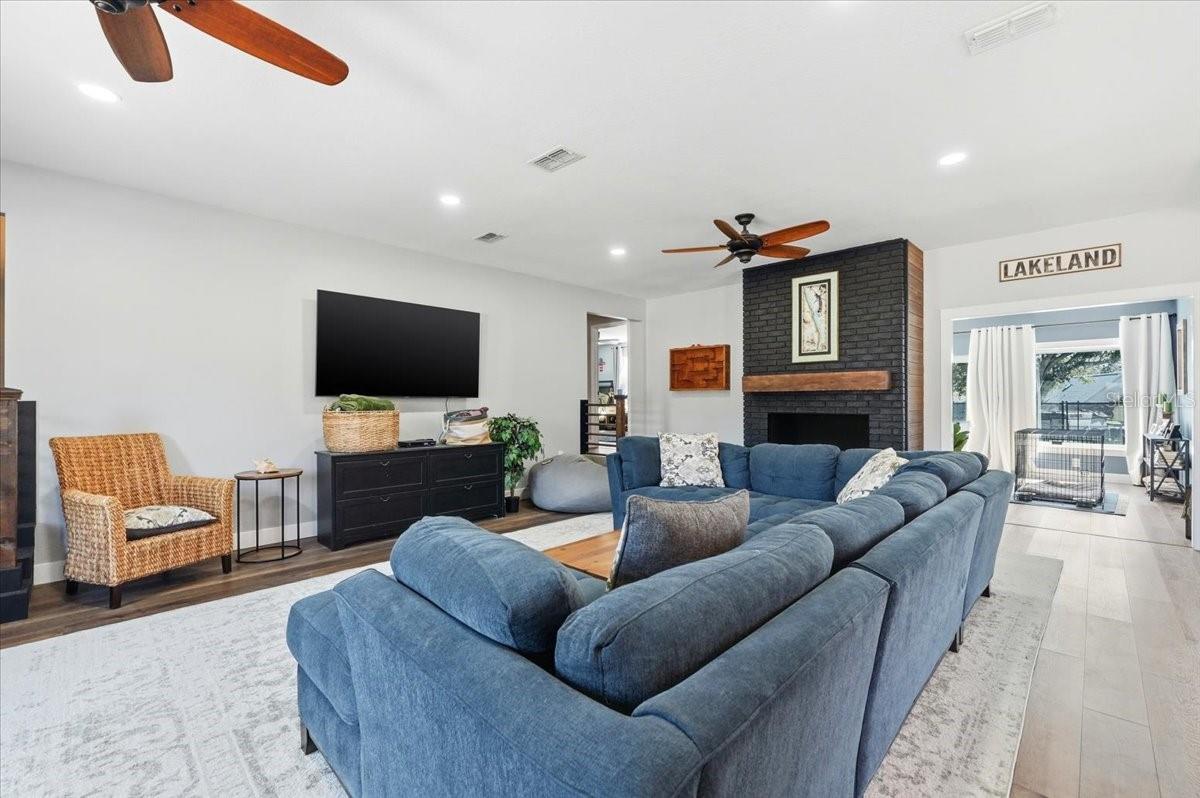 Image 5 of 64 For 5225 Glenmore Drive