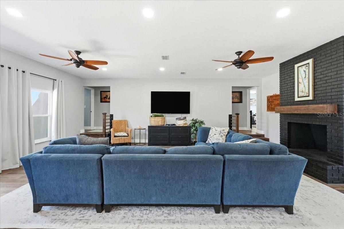 Image 6 of 64 For 5225 Glenmore Drive