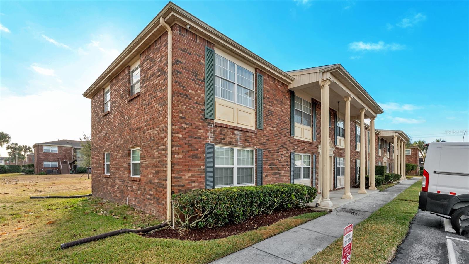 Image 10 of 52 For 1920 Edgewood Drive M2