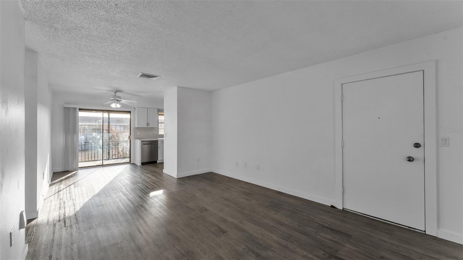 Image 19 of 52 For 1920 Edgewood Drive M2