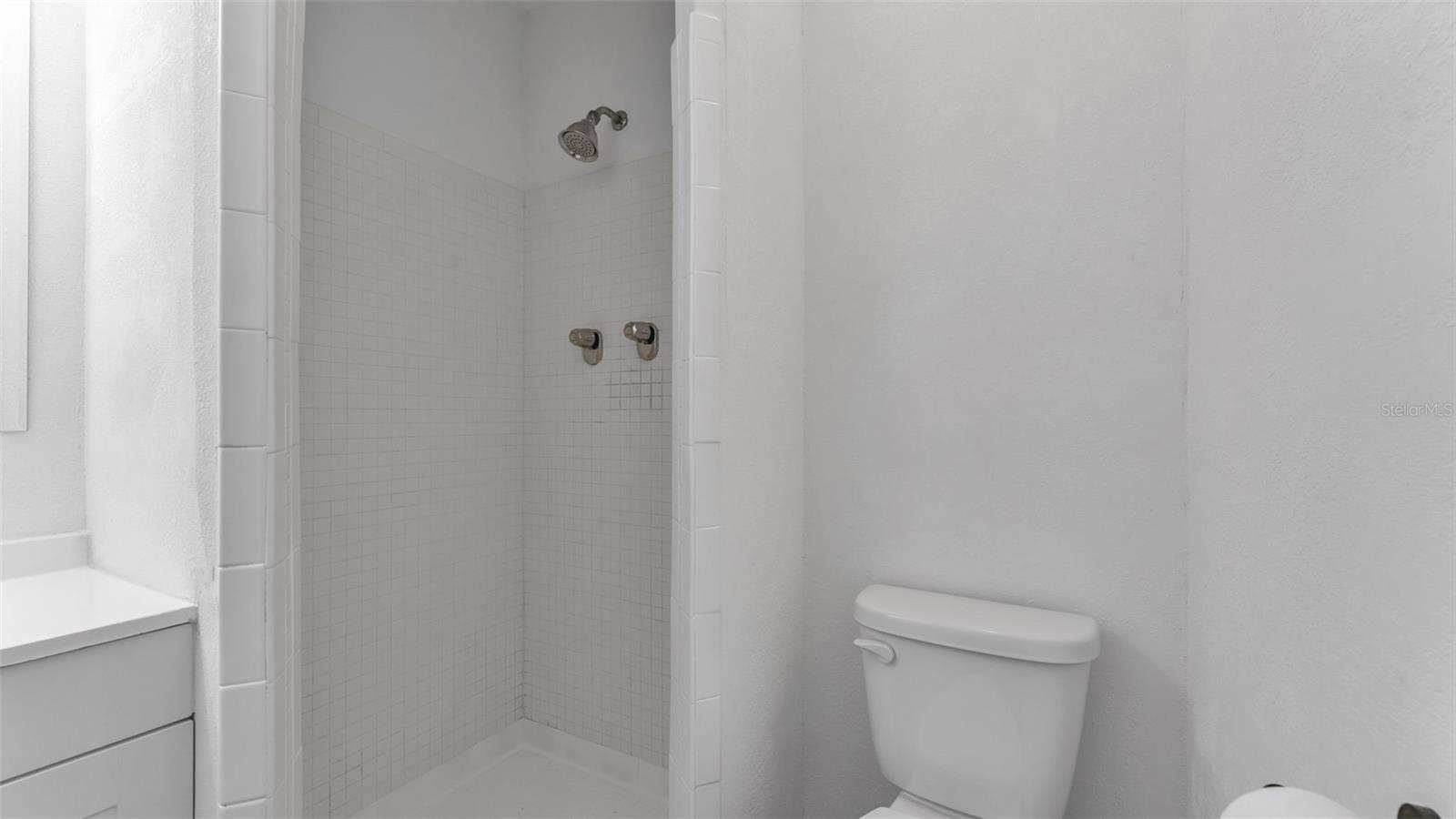 Image 40 of 52 For 1920 Edgewood Drive M2