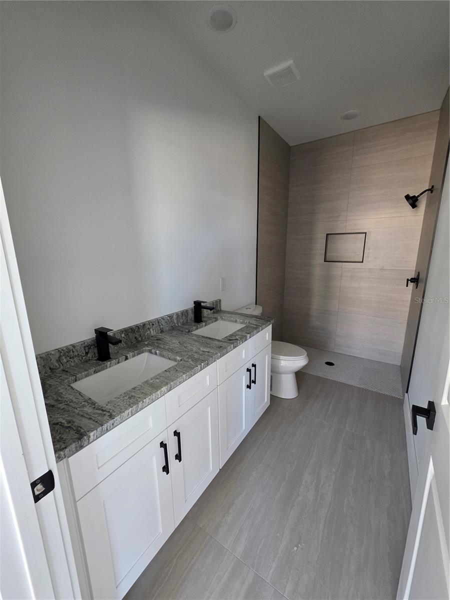 Image 4 of 9 For 113 Bullard Avenue