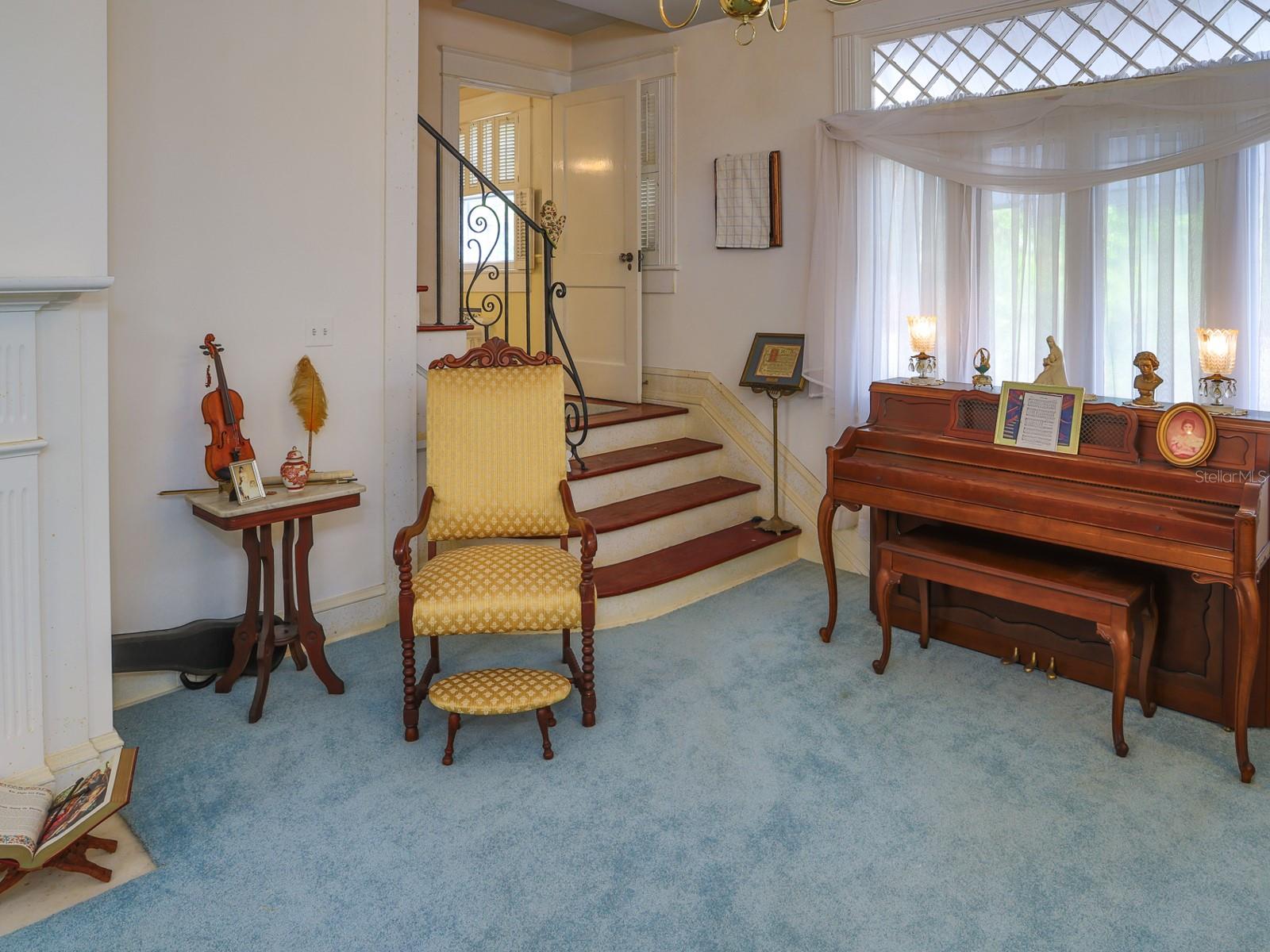 Image 11 of 71 For 1095 Broadway Avenue