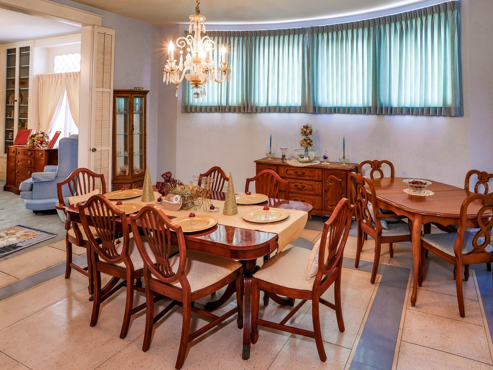 Image 15 of 71 For 1095 Broadway Avenue