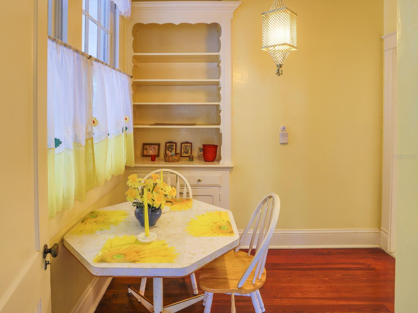 Image 18 of 71 For 1095 Broadway Avenue