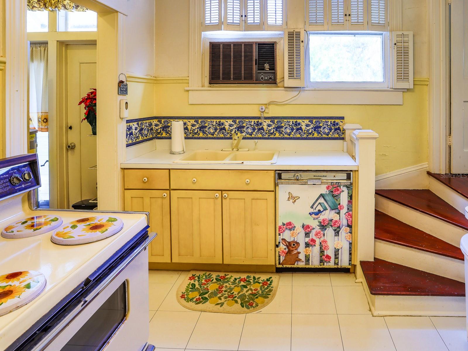 Image 22 of 71 For 1095 Broadway Avenue