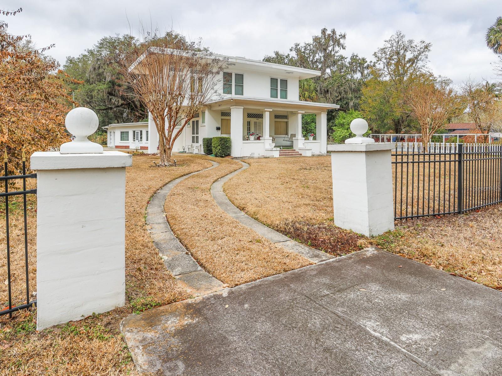 Image 4 of 71 For 1095 Broadway Avenue