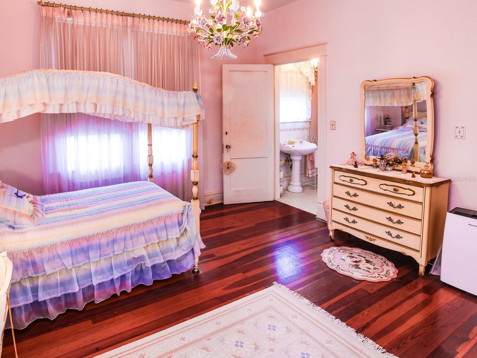 Image 44 of 71 For 1095 Broadway Avenue