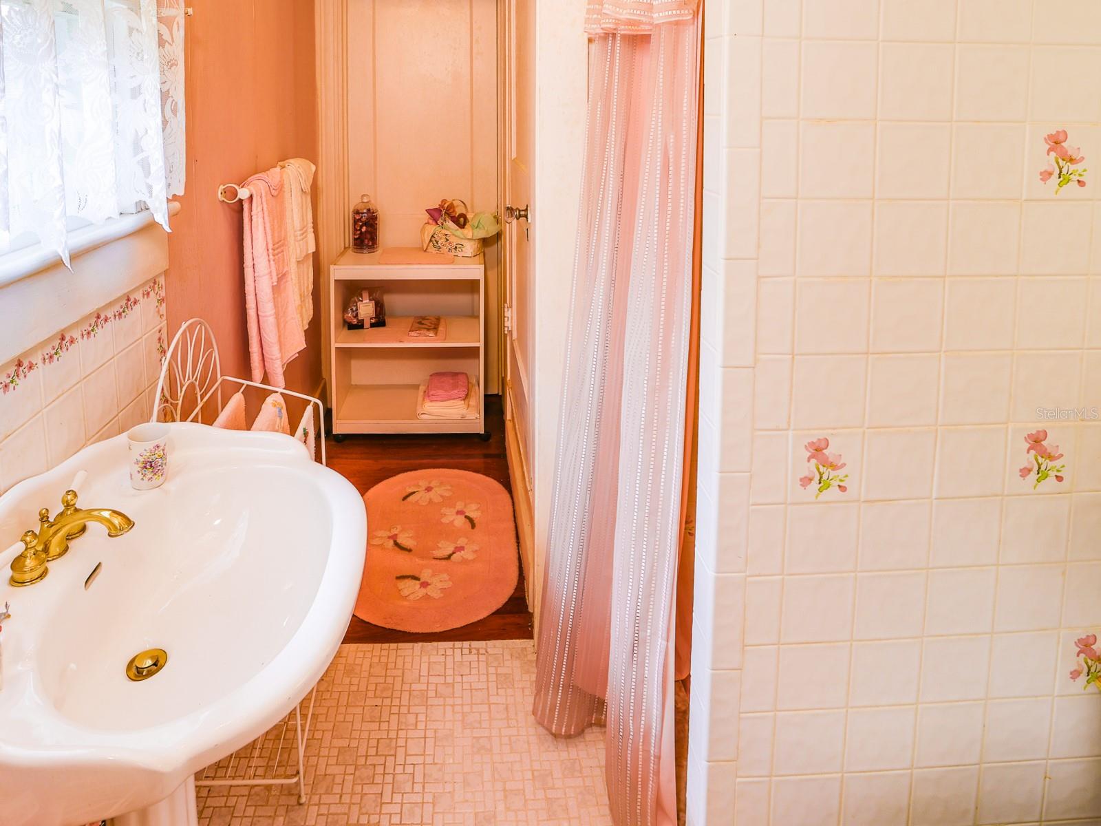 Image 46 of 71 For 1095 Broadway Avenue