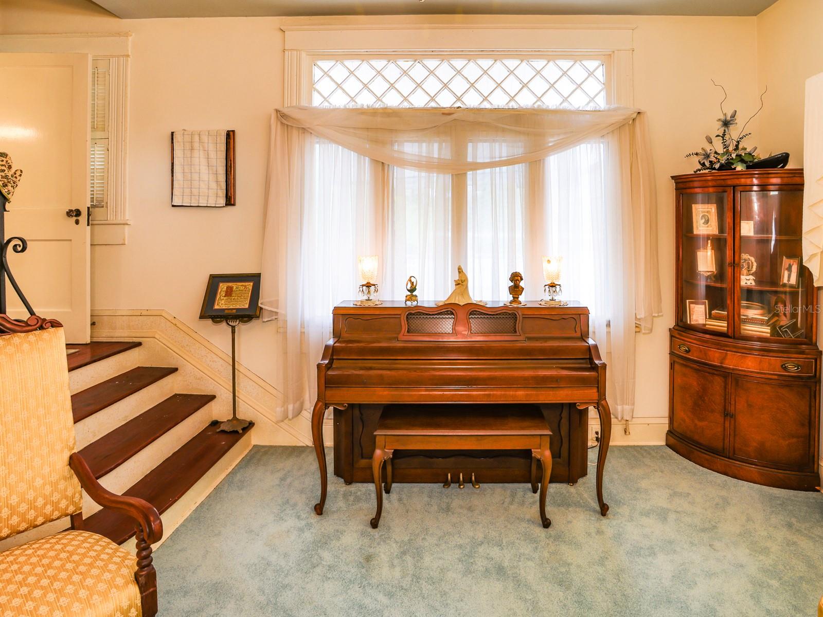 Image 9 of 71 For 1095 Broadway Avenue