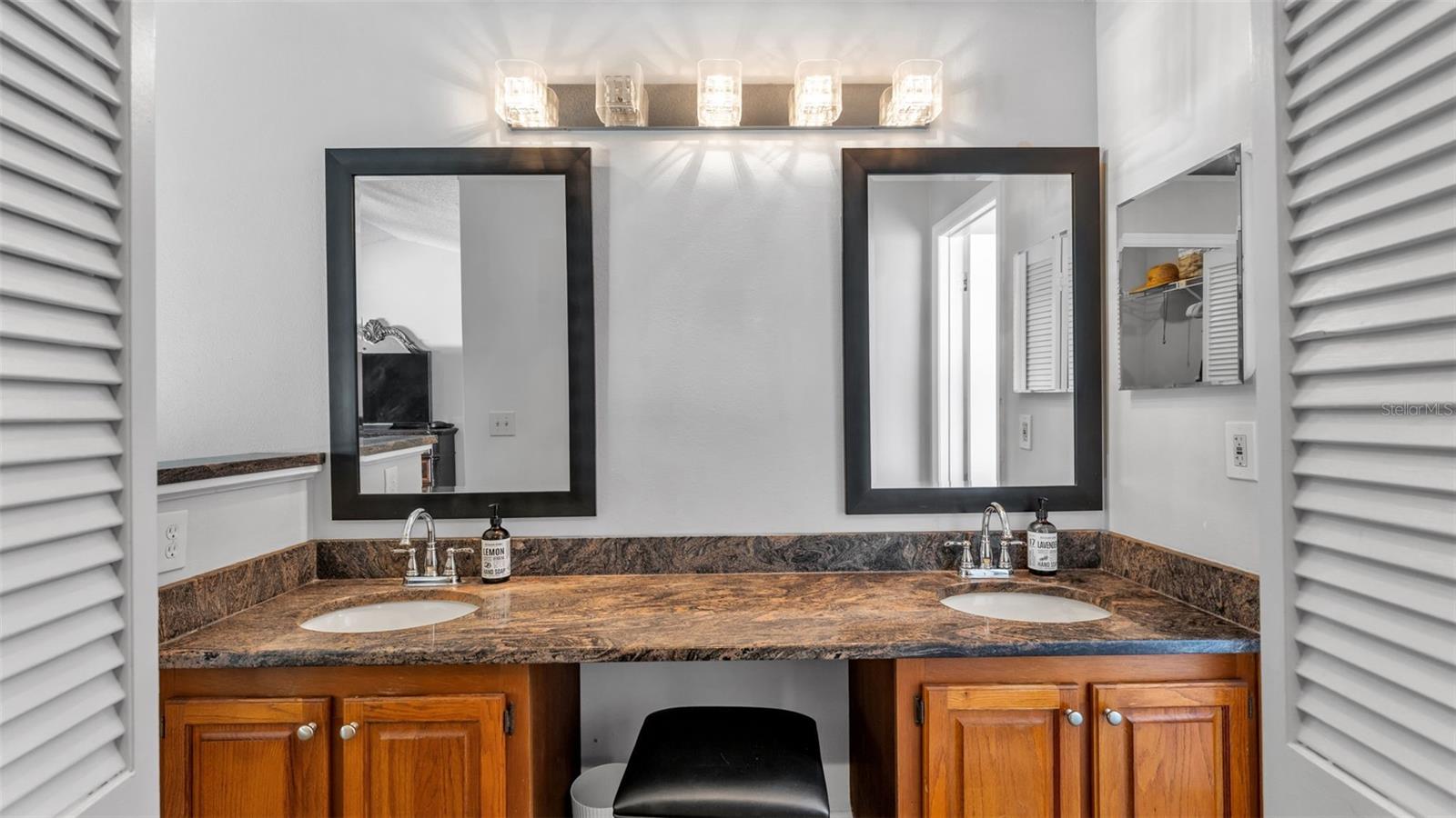 Image 23 of 53 For 12224 Wildbrook Drive