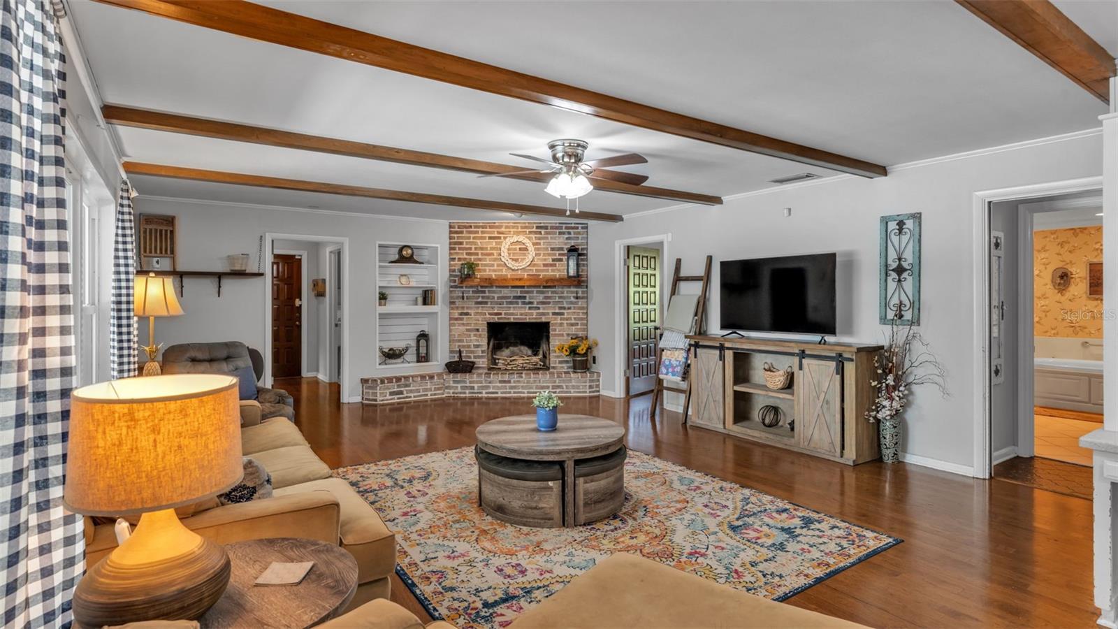 Image 21 of 81 For 153 Lake Otis Road