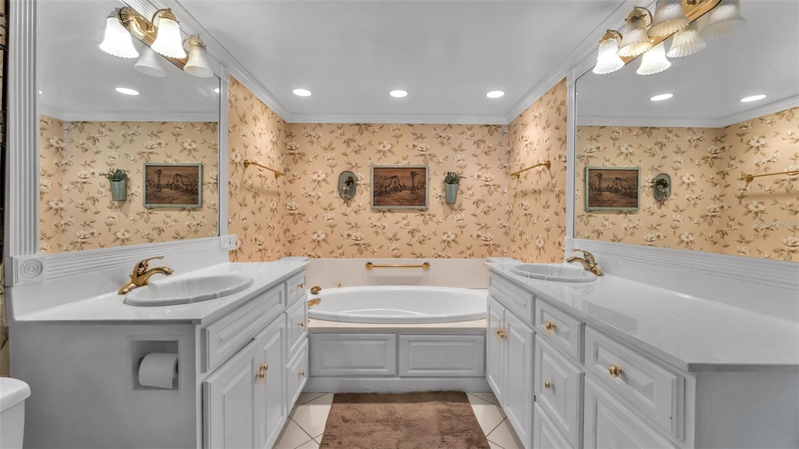 Image 29 of 81 For 153 Lake Otis Road