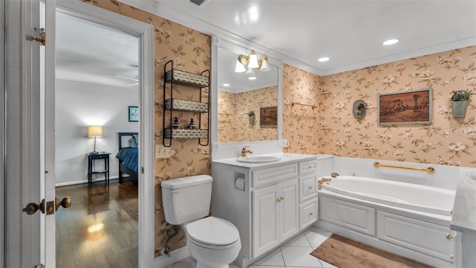 Image 30 of 81 For 153 Lake Otis Road