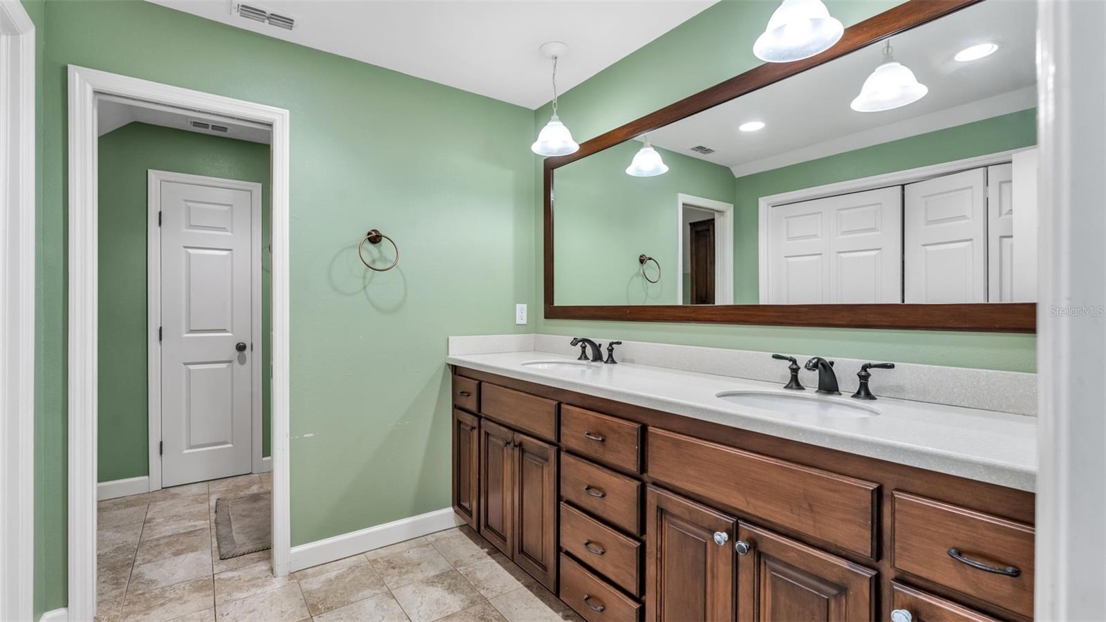 Image 45 of 81 For 153 Lake Otis Road