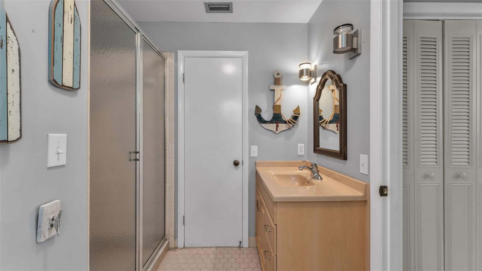 Image 51 of 81 For 153 Lake Otis Road