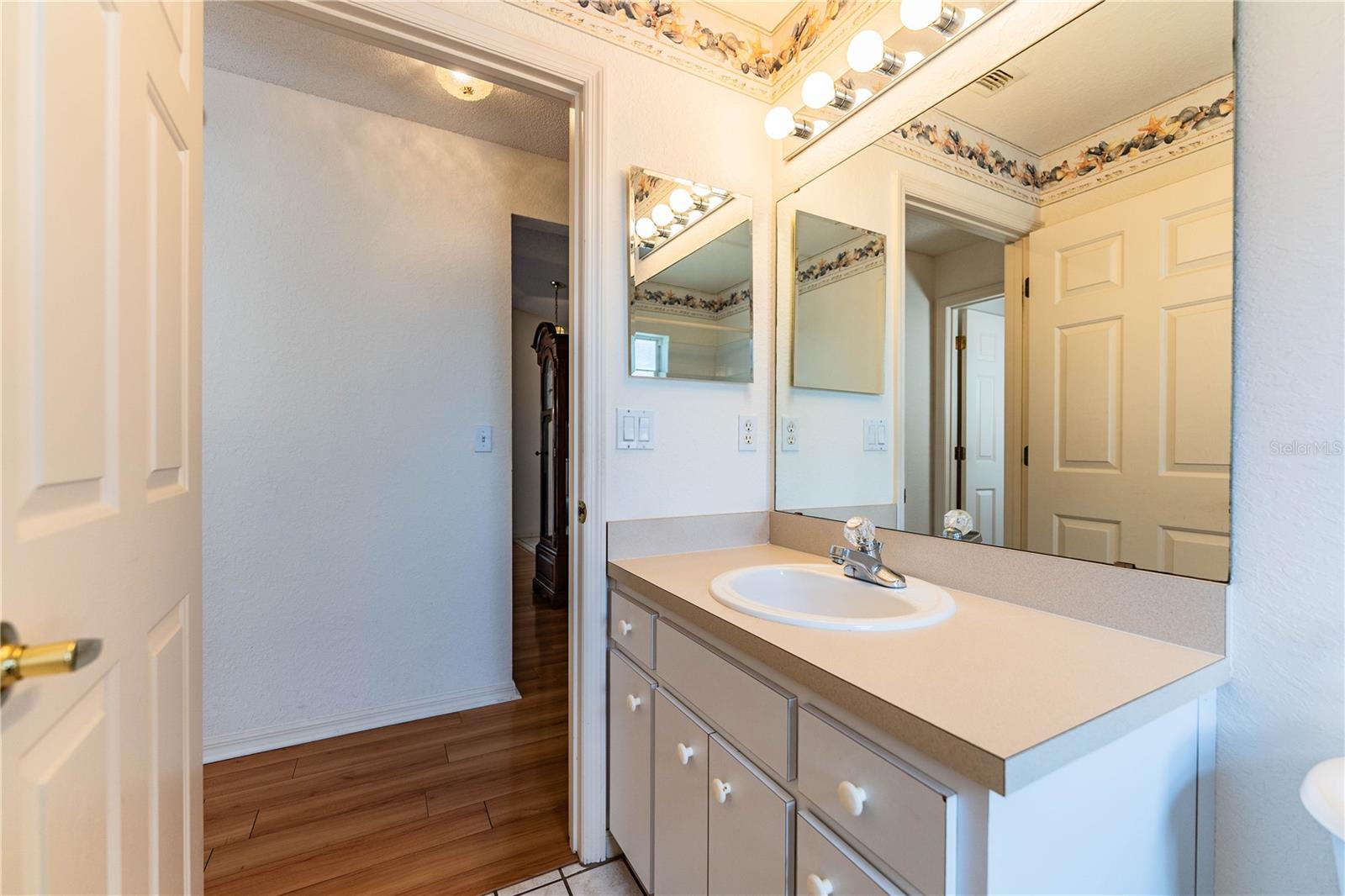 Image 32 of 52 For 4127 Chelsea Lane