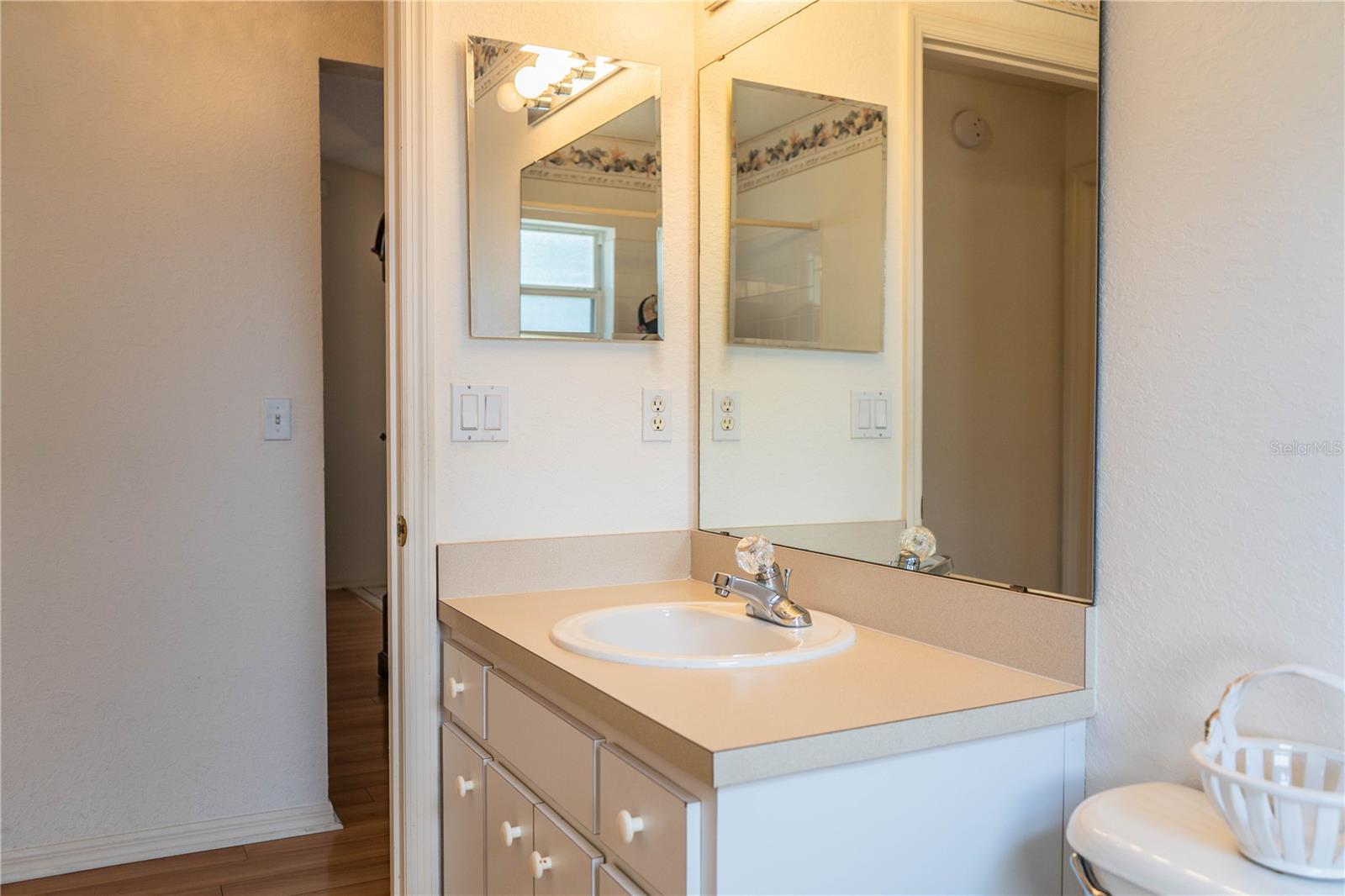 Image 33 of 52 For 4127 Chelsea Lane