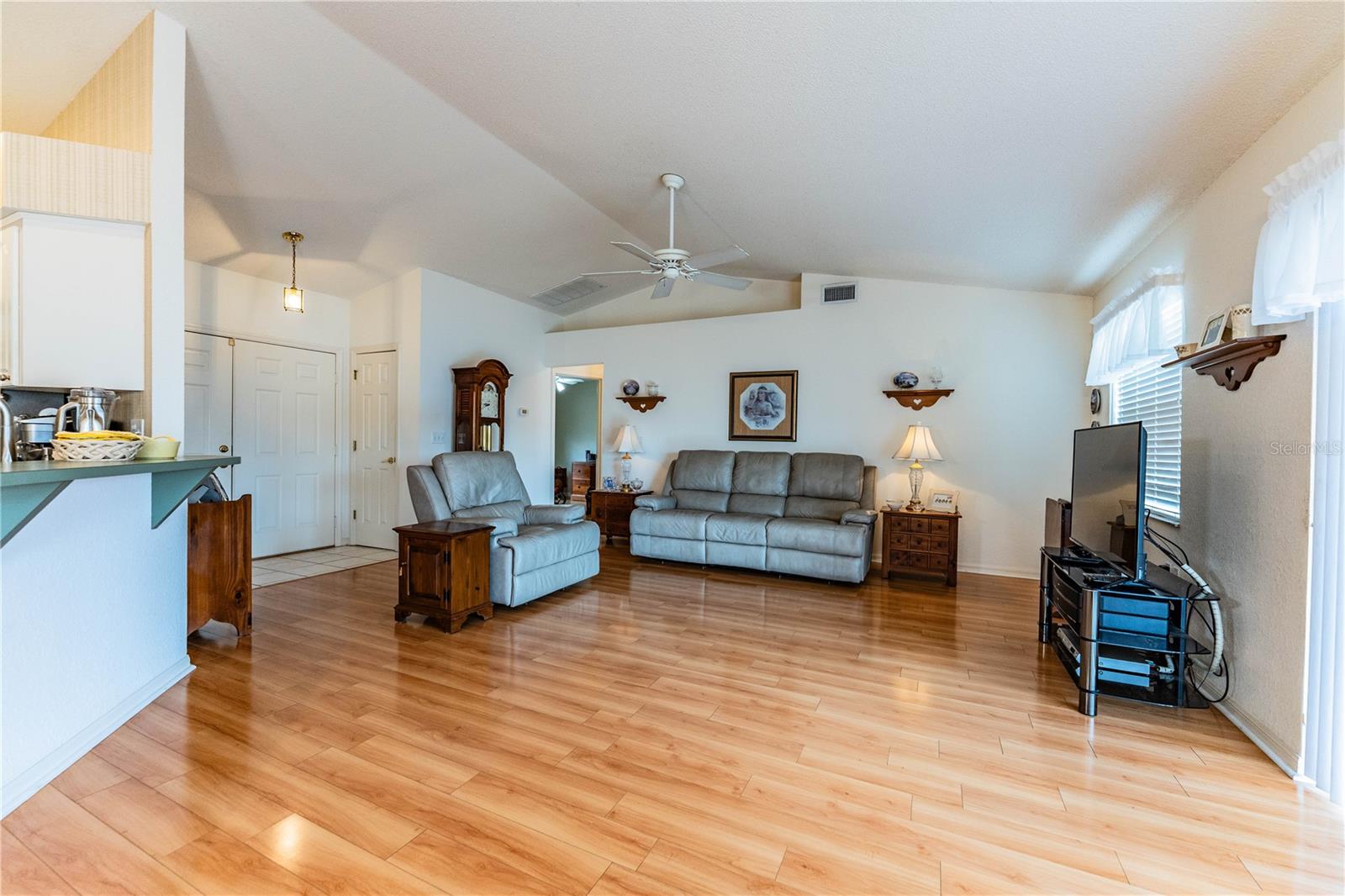 Image 4 of 52 For 4127 Chelsea Lane