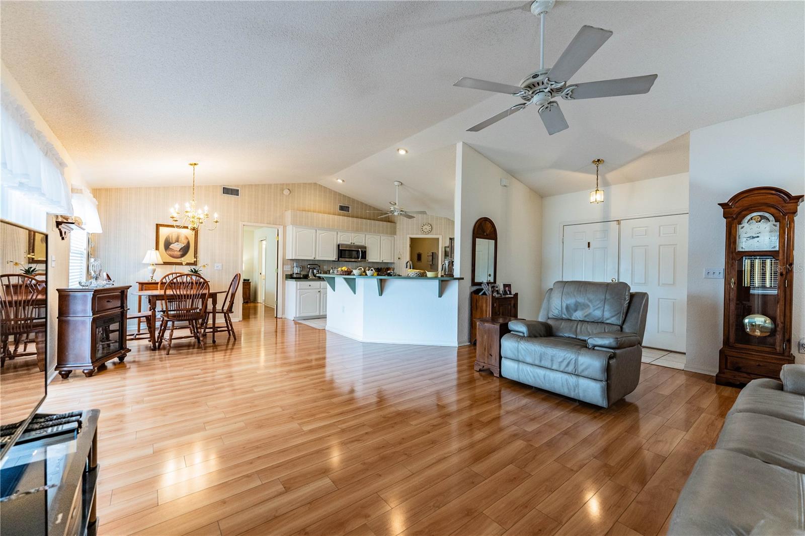 Image 7 of 52 For 4127 Chelsea Lane