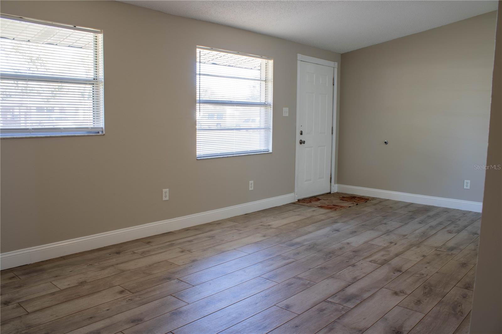 Image 19 of 34 For 1919 Alexander Drive