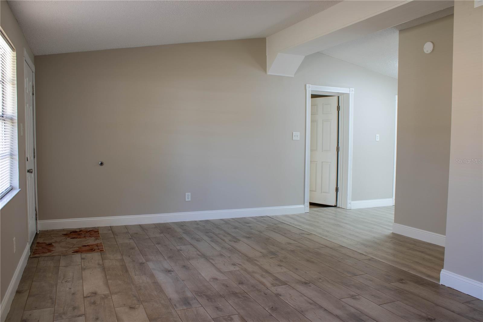 Image 21 of 34 For 1919 Alexander Drive