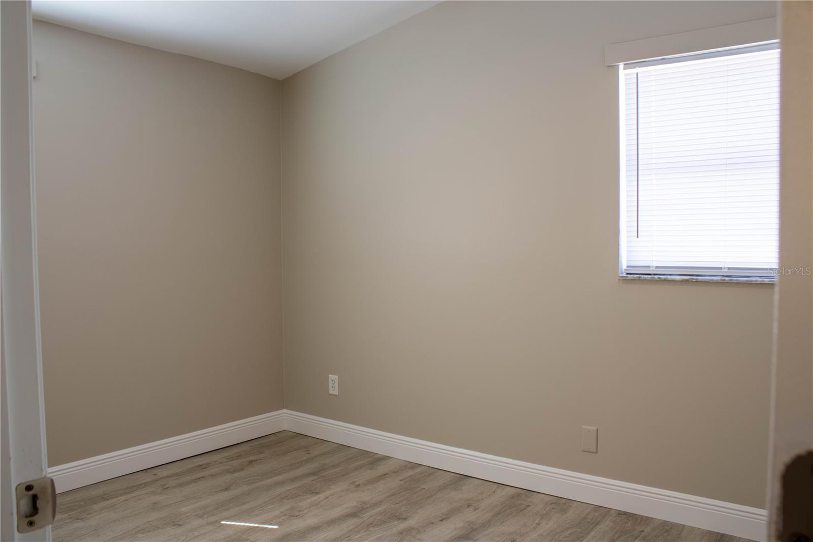 Image 31 of 34 For 1919 Alexander Drive