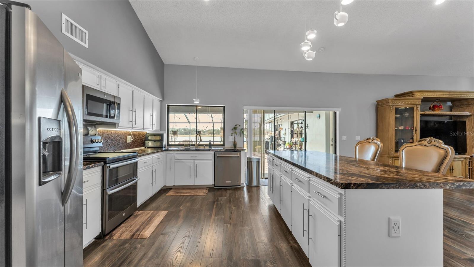 Image 12 of 70 For 2865 Hammock Drive