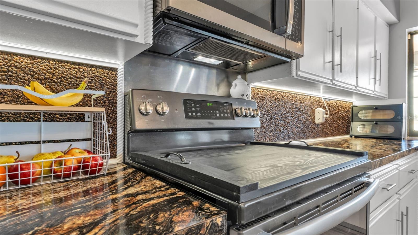 Image 14 of 70 For 2865 Hammock Drive