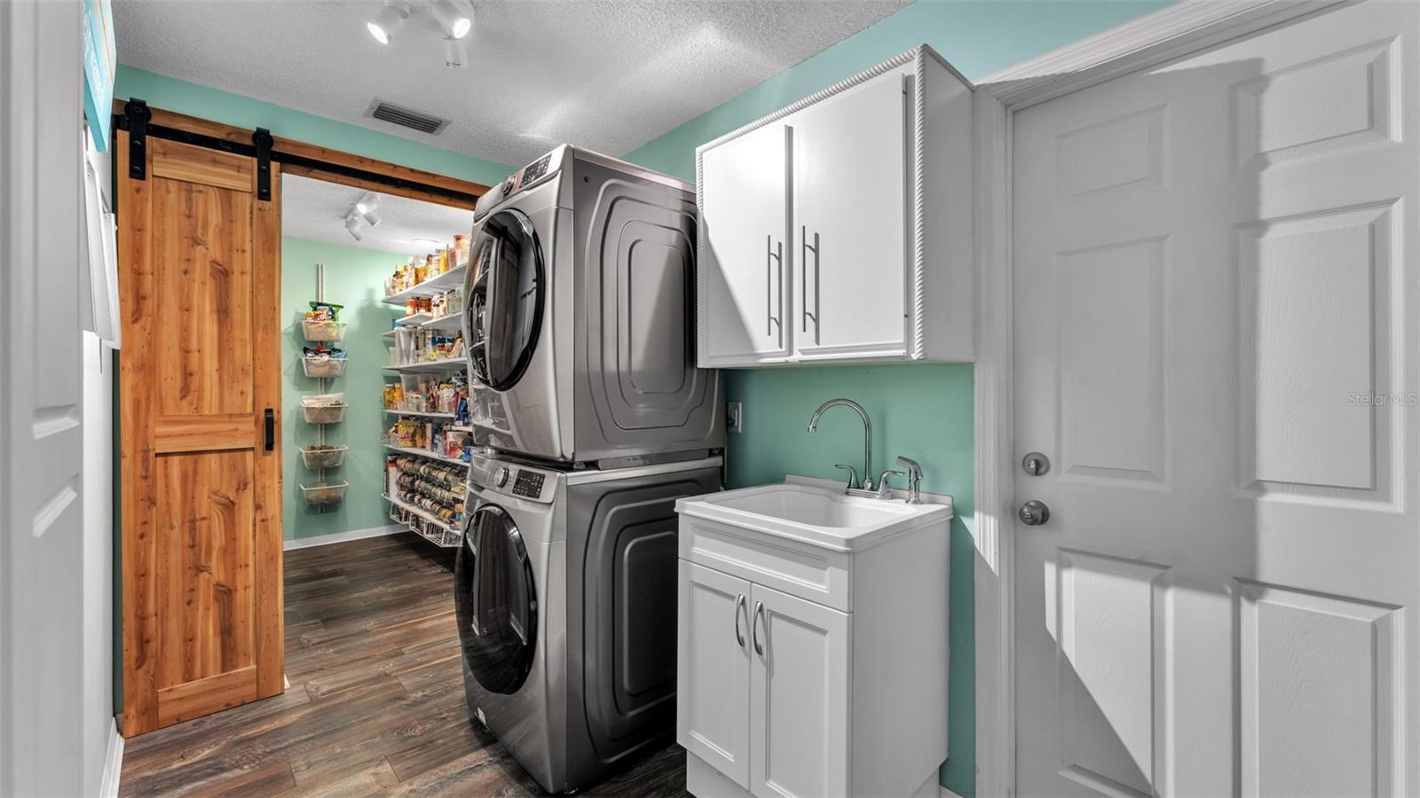 Image 19 of 70 For 2865 Hammock Drive