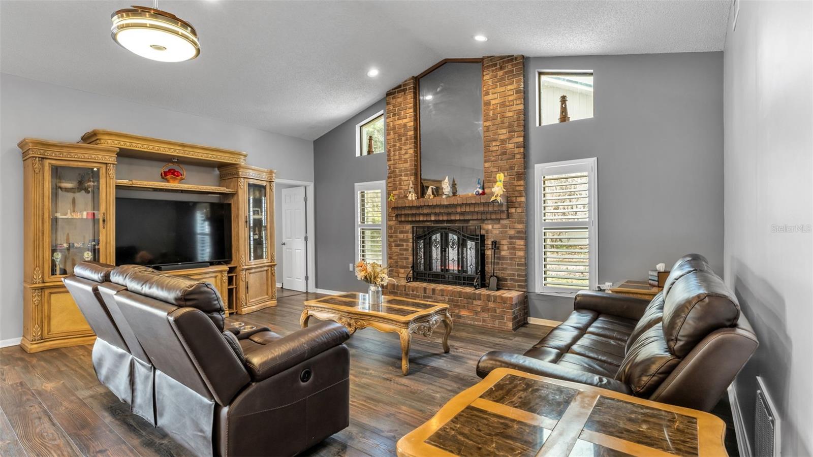 Image 5 of 70 For 2865 Hammock Drive