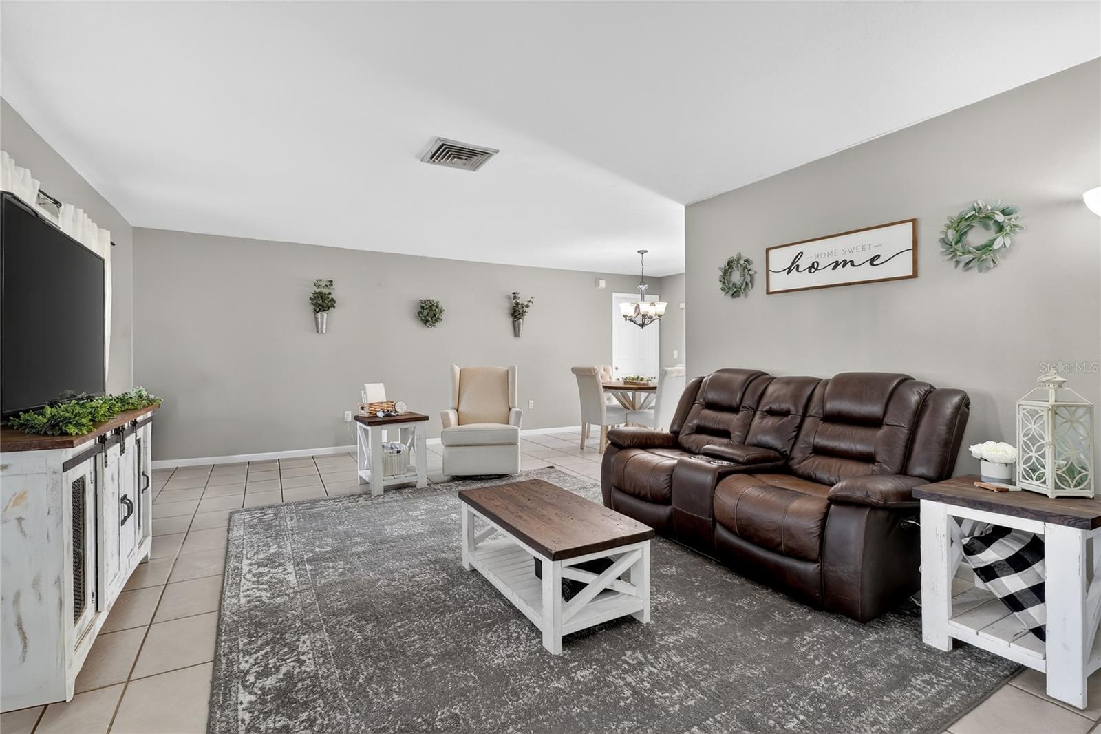 Image 10 of 51 For 4085 Old Colony Road