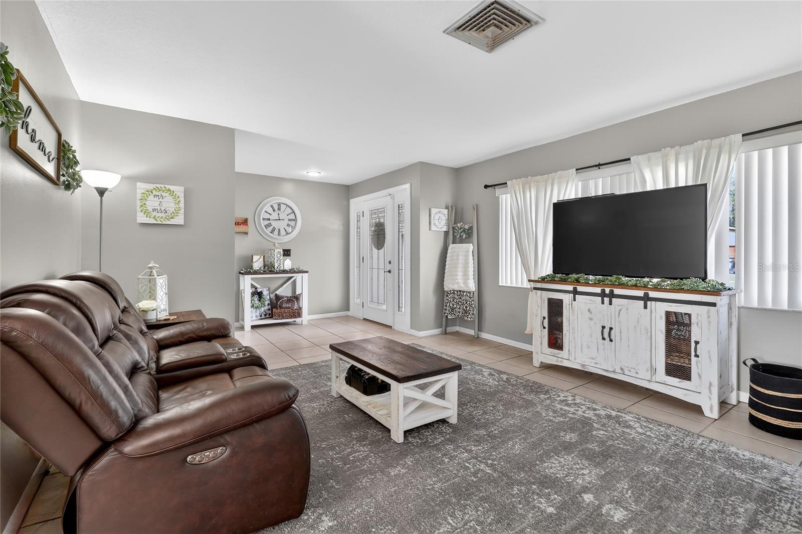 Image 11 of 51 For 4085 Old Colony Road