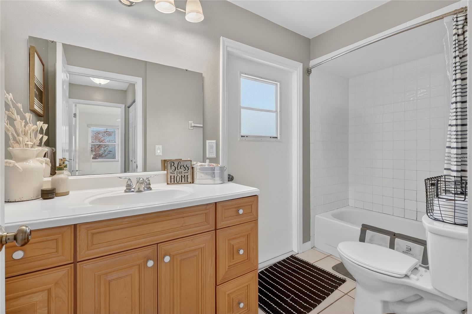 Image 42 of 51 For 4085 Old Colony Road