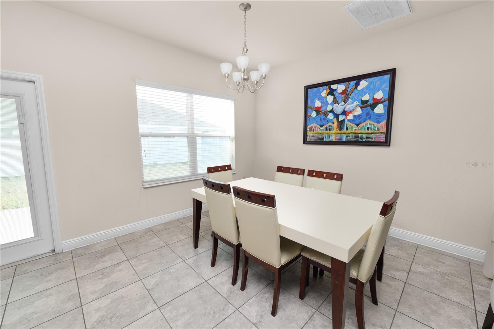 Image 19 of 51 For 829 Landmark Hills Drive