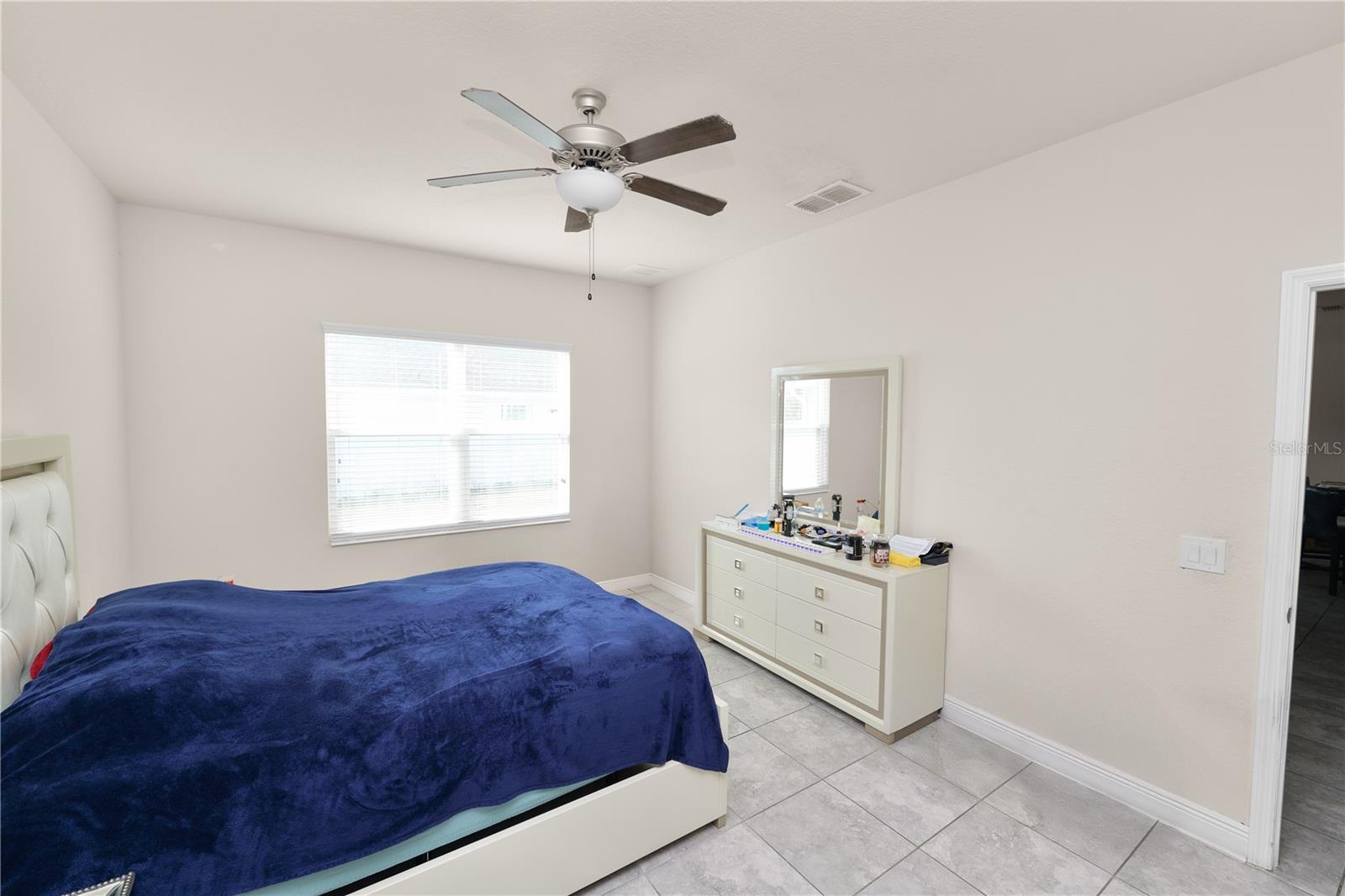 Image 21 of 51 For 829 Landmark Hills Drive