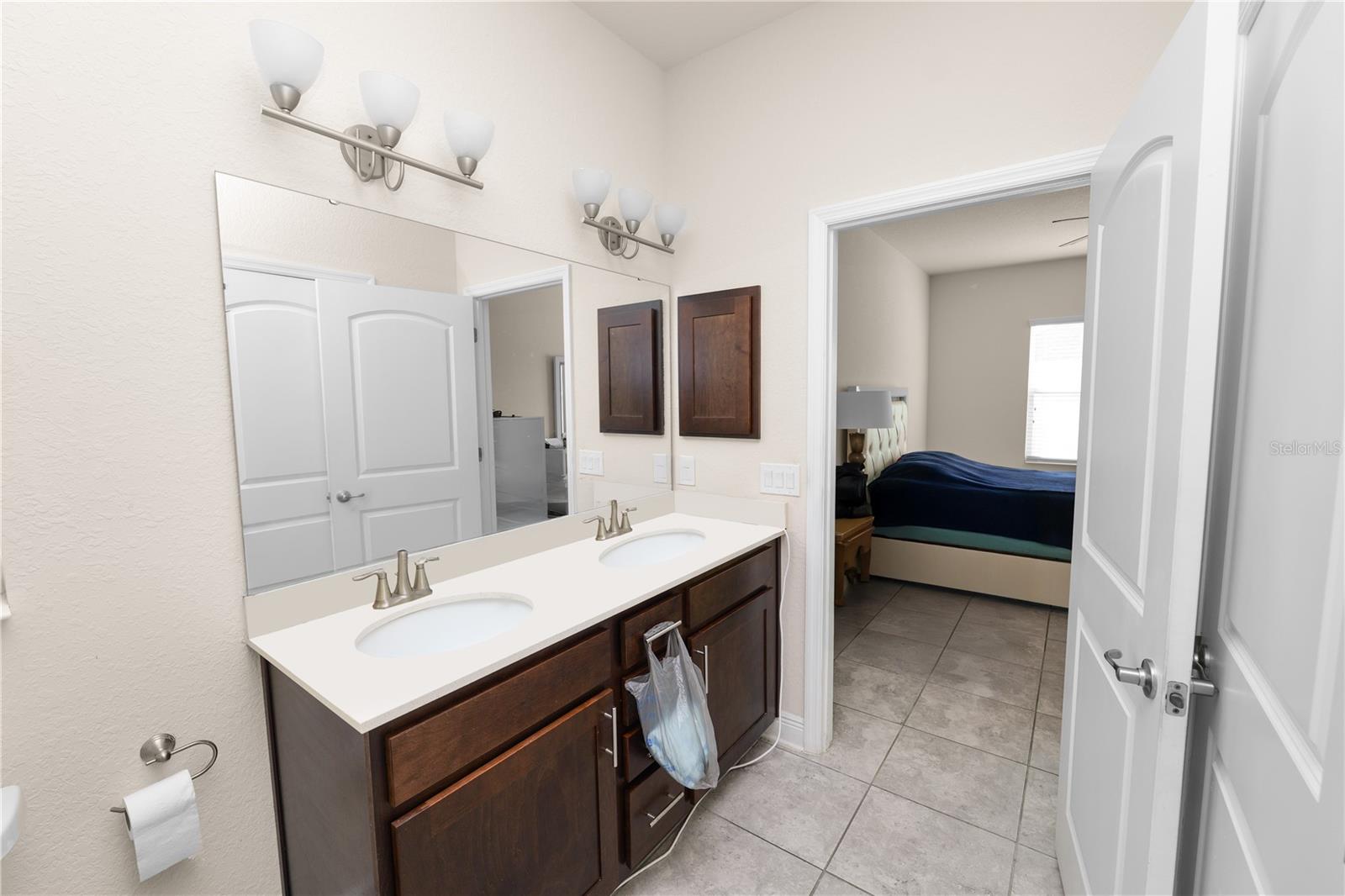 Image 24 of 51 For 829 Landmark Hills Drive