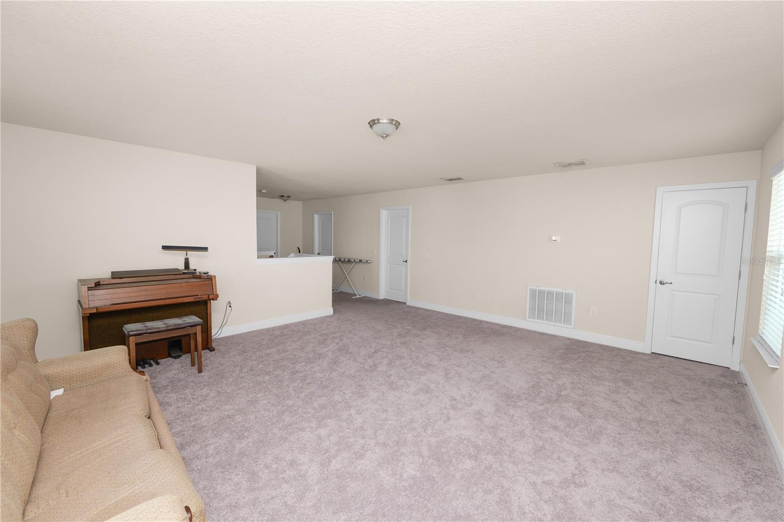 Image 26 of 51 For 829 Landmark Hills Drive