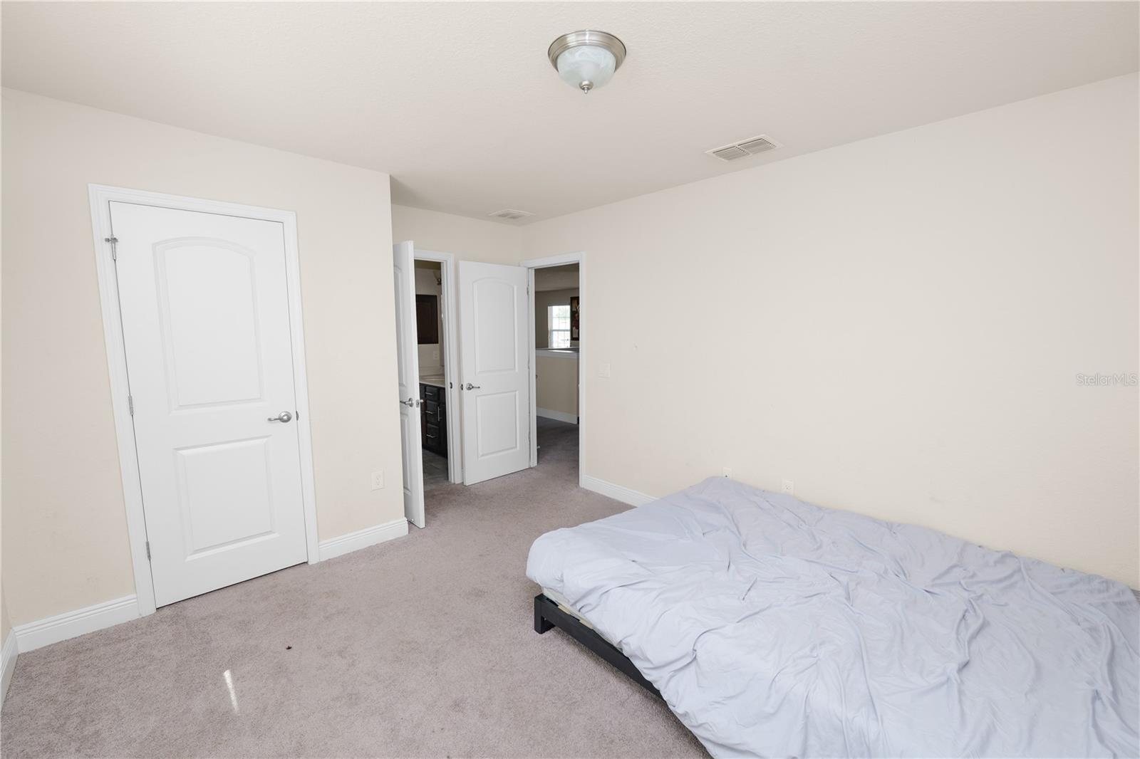 Image 34 of 51 For 829 Landmark Hills Drive