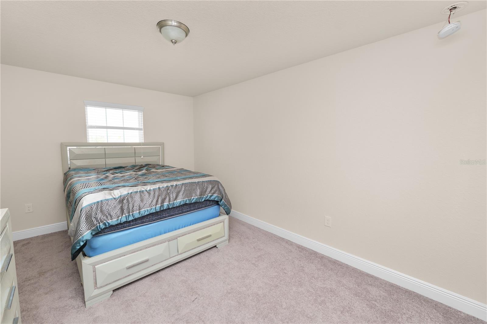 Image 39 of 51 For 829 Landmark Hills Drive