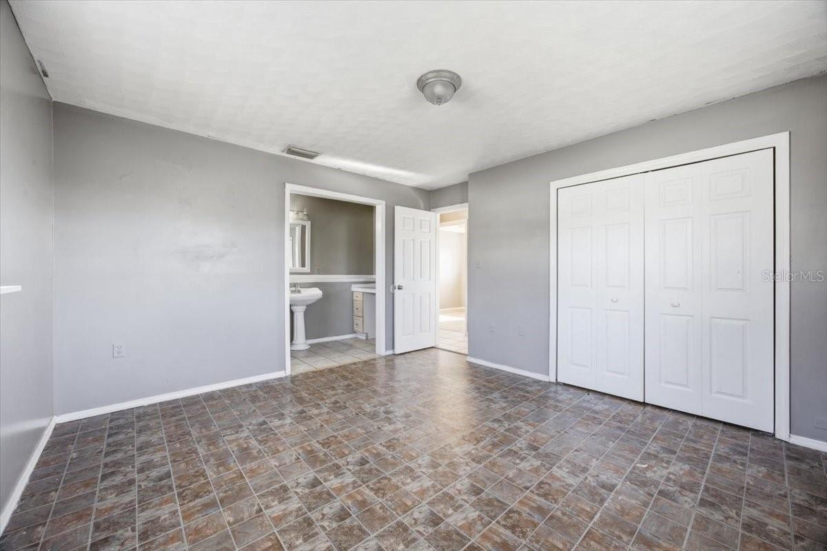 Image 15 of 36 For 3947 Pipkin Creek Road