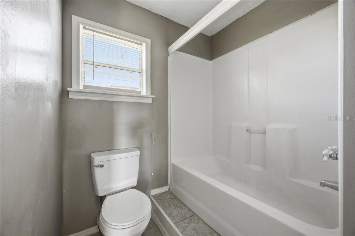 Image 17 of 36 For 3947 Pipkin Creek Road