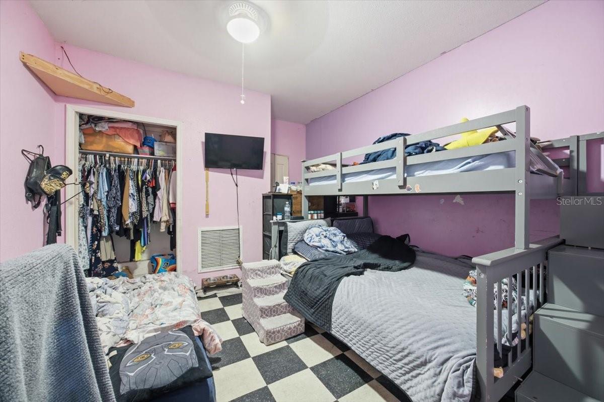 Image 26 of 36 For 3947 Pipkin Creek Road